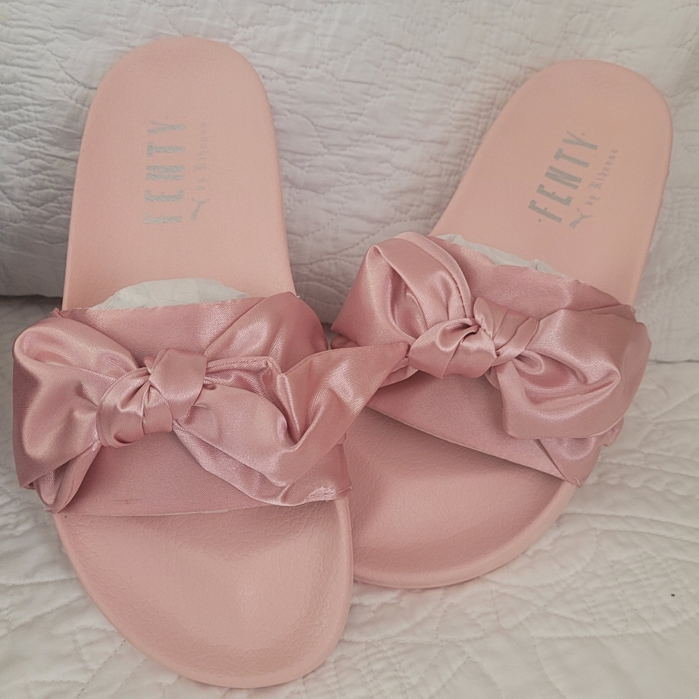 New! Fenty x Puma Silver Pink Satin Bow Slide Sandals, Size 7.5